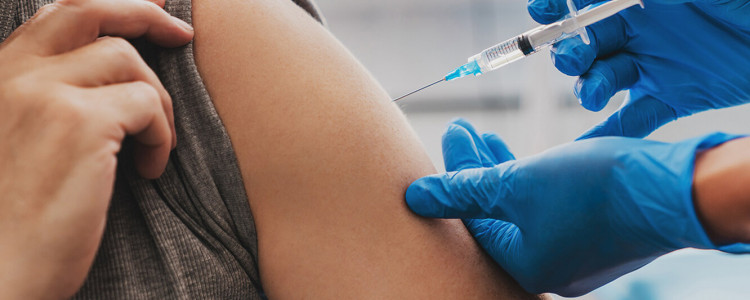 Вакцина от гриппа: защита не только от страшного вируса, но и от его последствий