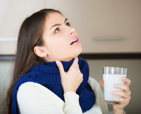 Зачем и какими средствами нужно полоскать горло при заболеваниях