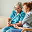Сиделка на дому: как выбрать помощника, который действительно принесёт спокойствие