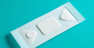 Самофиксирующаяся гидроколлоидная повязка: революция в уходе за ранами