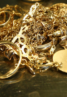 Как оцениваются золотые украшения в скупке?