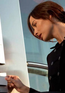 Удобство и безопасность: зачем нужны аудиодомофоны в квартиру?