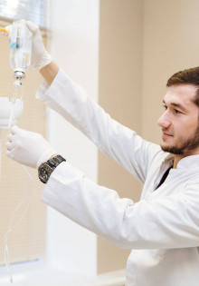 Вывод из запоя на дому и в стационаре: особенности