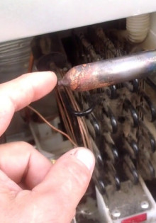 Что делать, если не морозит холодильник?