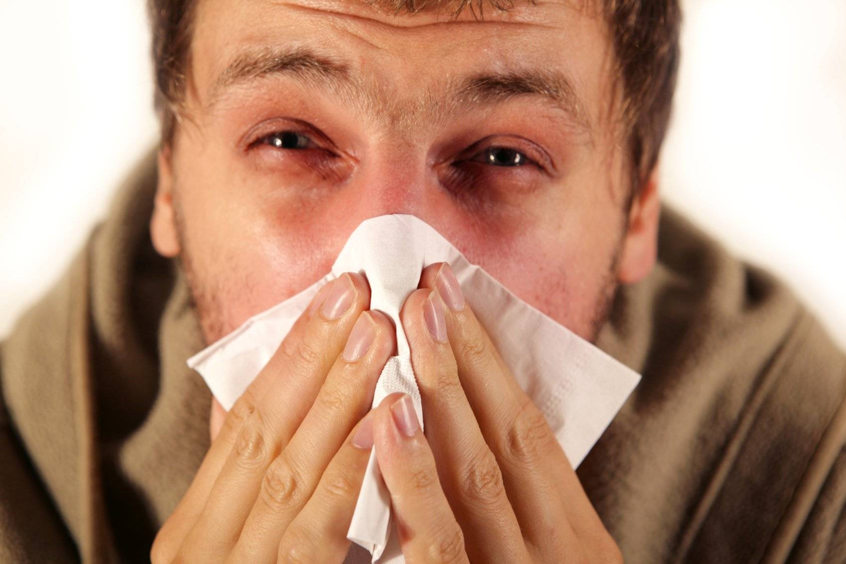 Как и чем лечить насморк при простуде?