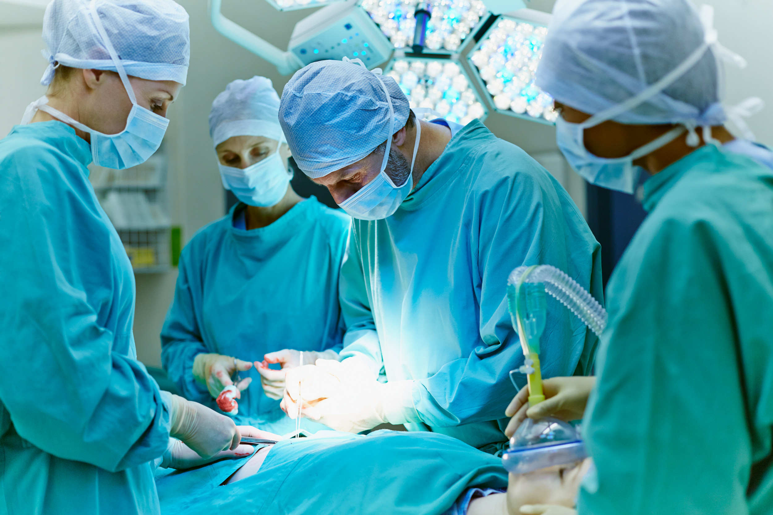 Хирургическое лечение: когда его необходимо и как выбрать правильного специалиста