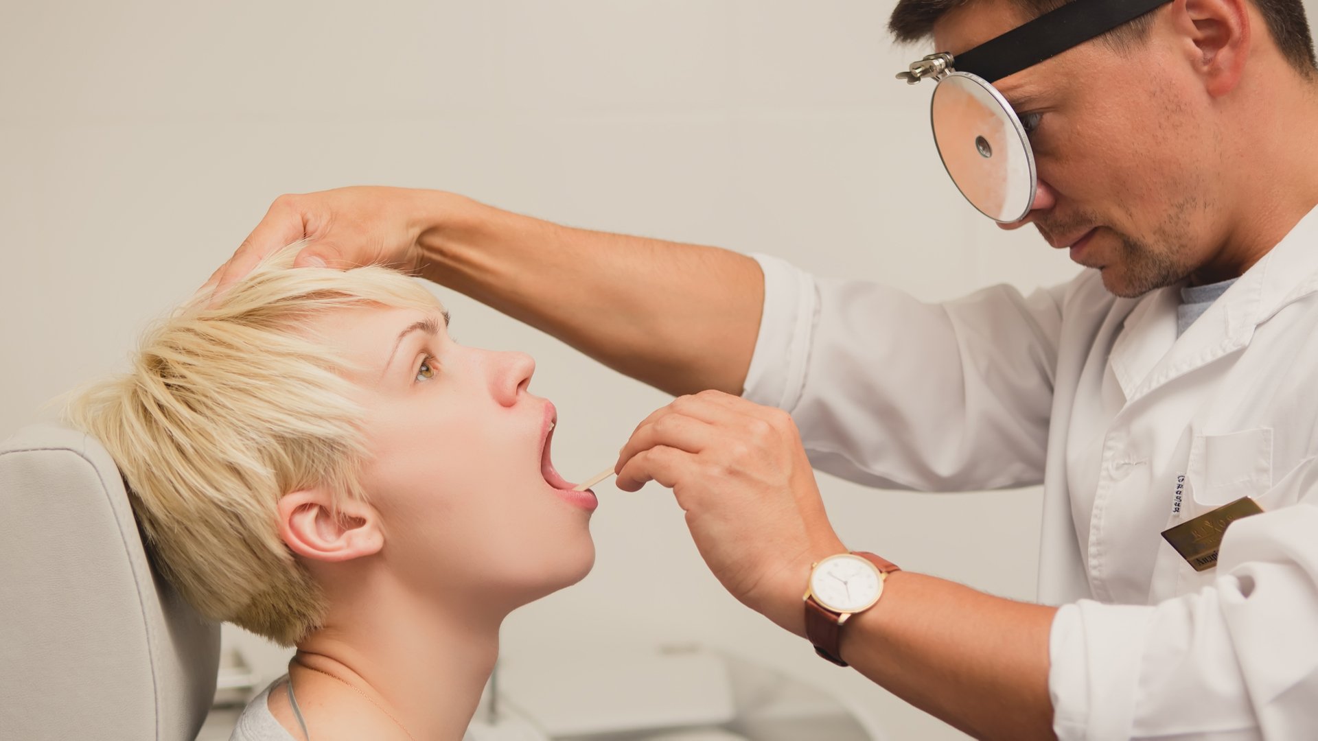 Важность работы оториноларинголога: как специалист помогает сохранить здоровье слуха, носа и горла